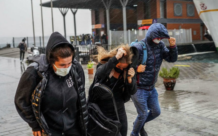 Türkiyədə fırtına zamanı 63 nəfər yaralanıb, 5 nəfər ölüb