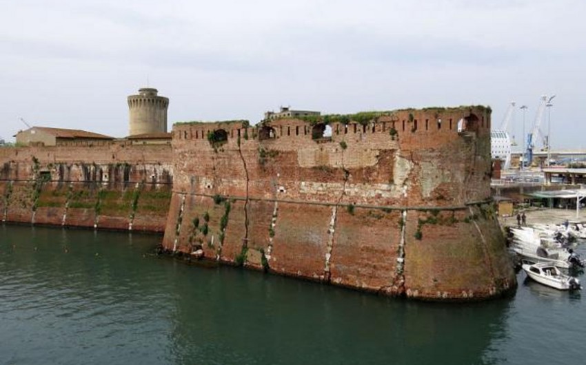 Продается крепость, спроектированная Леонардо да Винчи