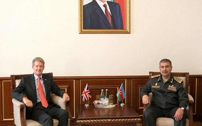 Обсуждено расширение военного сотрудничества между Азербайджаном и Великобританией