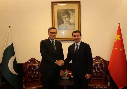 Хикмет Гаджиев встретился с послом Пакистана в Китае