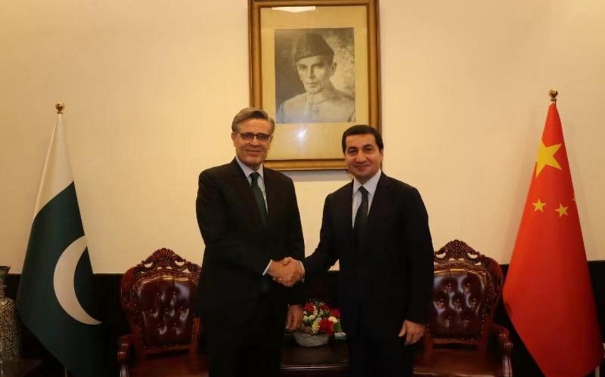Hikmət Hacıyev Pekində Pakistanın Çindəki səfiri ilə görüşüb