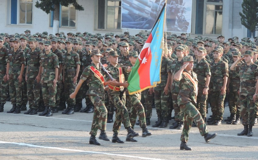 В Азербайджане снижается возраст первоначальной постановки на воинский учет
