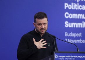 Zelenski mümkün ərazi güzəştlərindən danışıb