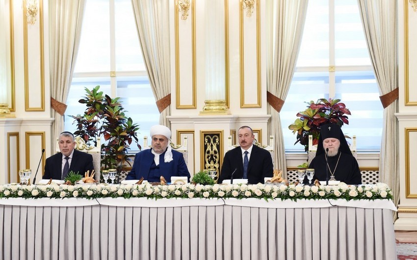 Президент Ильхам Алиев принимает участие в церемонии ифтара по случаю священного месяца Рамазан