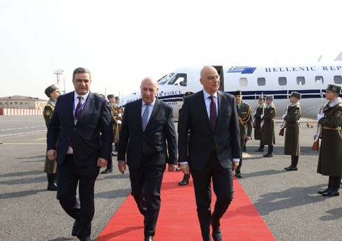Министр обороны Греции прибыл в Армению