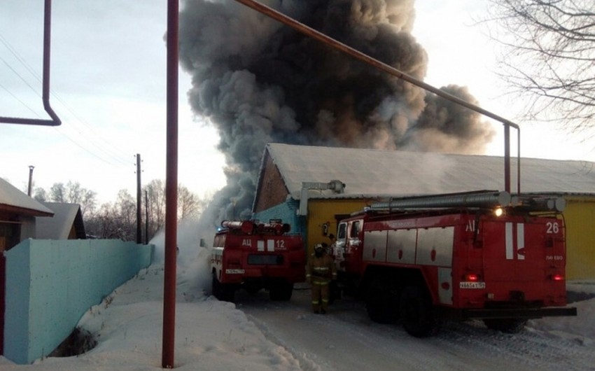 Rusiyada anbarda baş verən yanğın nəticəsində 10 nəfər ölüb