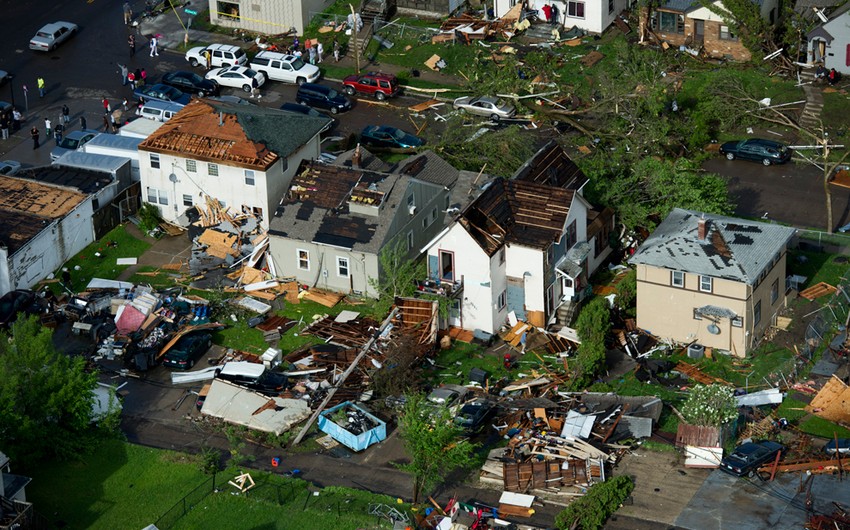 ABŞ-da tufan 10-u uşaq olmaqla, 12 nəfərin həyatına son qoydu