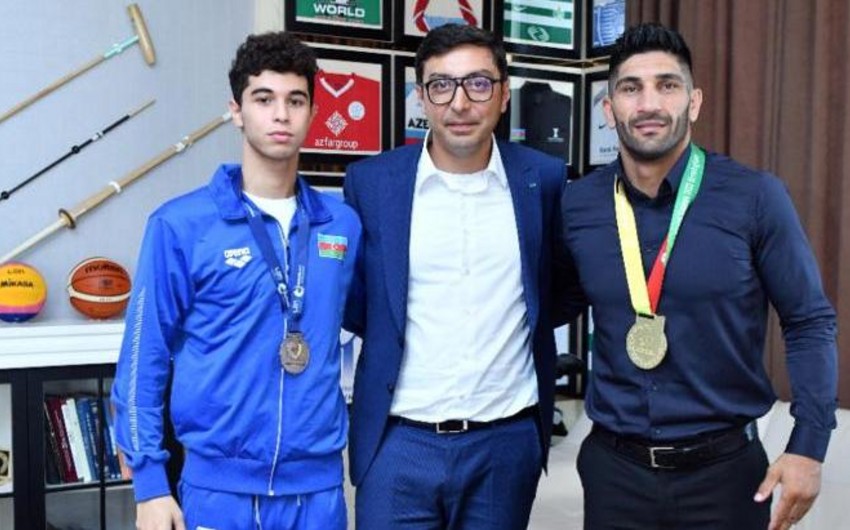 Fərid Qayıbov beynəlxalq yarışlarda uğur qazanan idmançıları qəbul edib