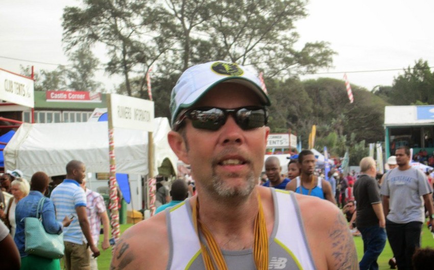 American wins in marathons hiding in Port-a-Potty