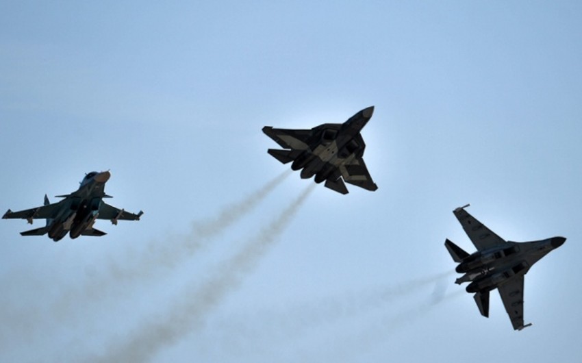 Минобороны: Авиация России уничтожила штаб ИГ в Сирии и склад боеприпасов