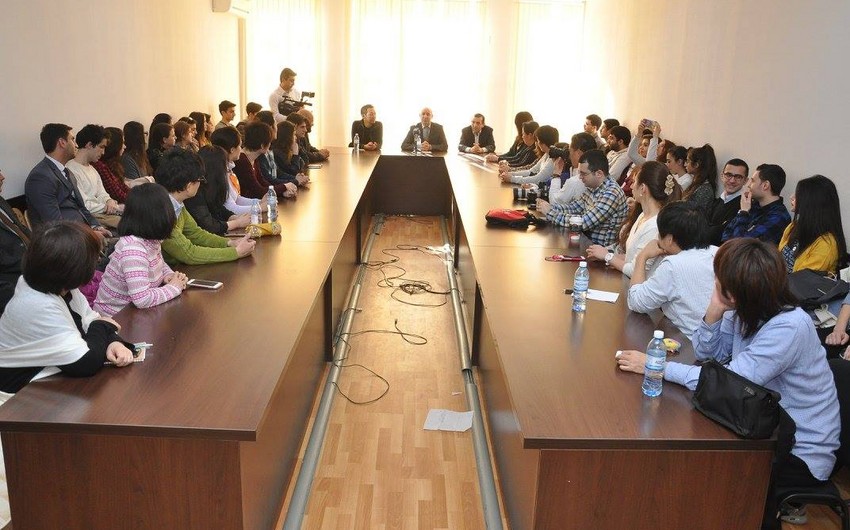 Состоялась встреча японских предпринимателей с азербайджанскими студентами