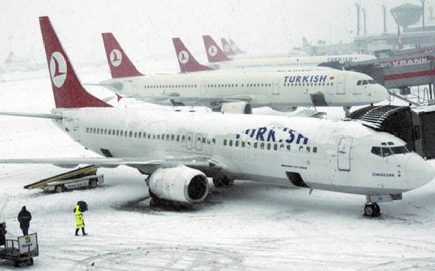 В Стамбуле отменены более 200 авиарейсов