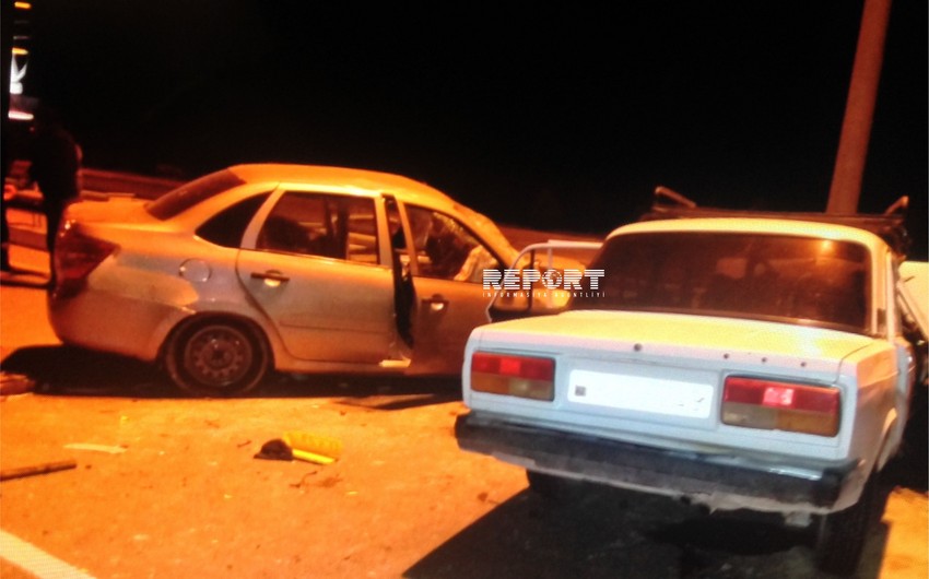 В Баку столкнулись два такси, 6 человек пострадали