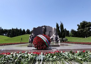 17 years pass since national leader Heydar Aliyev's death