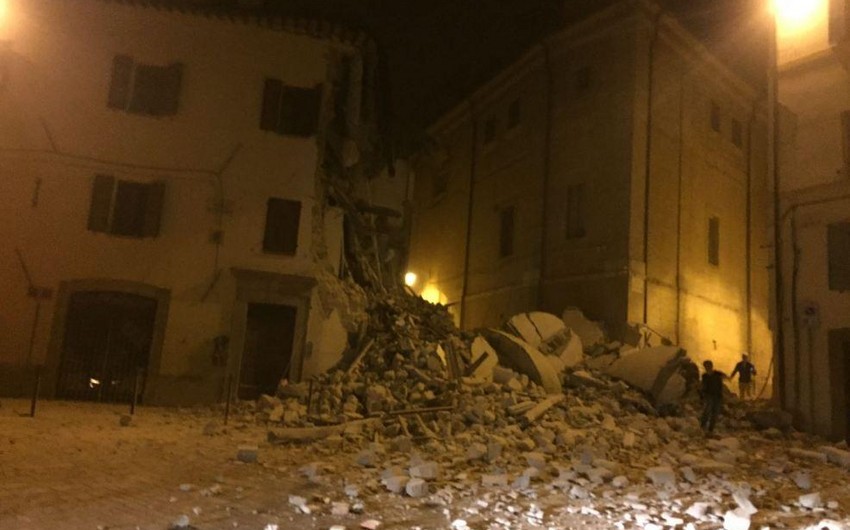 Не менее 8 человек пострадали от землетрясения в Италии - ОБНОВЛЕНО