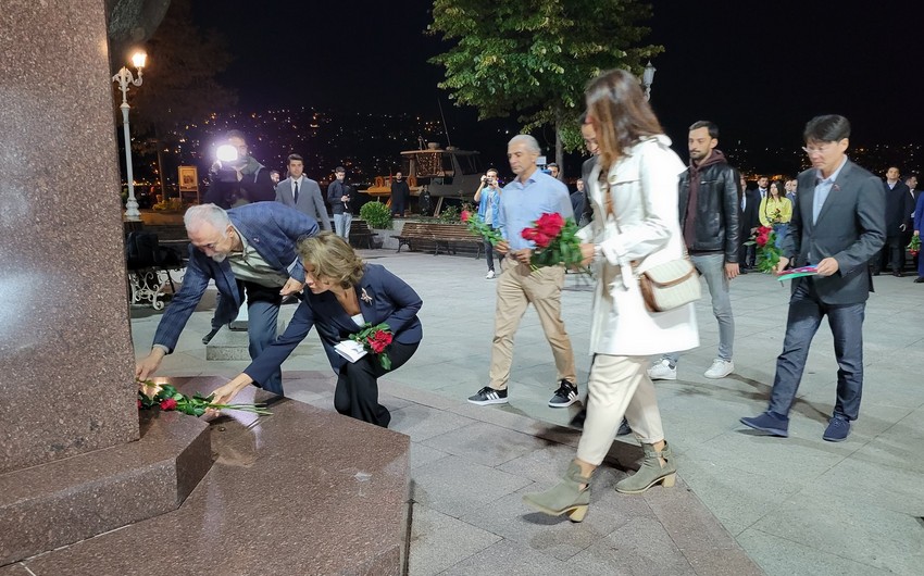 В Стамбуле почтили память шехидов Отечественной войны