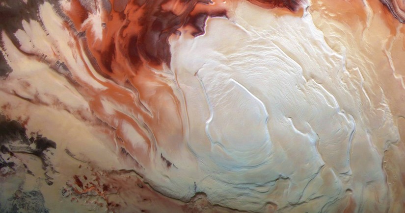 В США выяснили, что радарные аномалии на южном полюсе Марса порождаются пылью