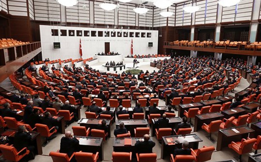 Парламент Турции не будет проводить расследование недавних терактов в стране