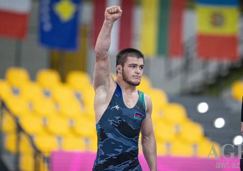 Двое азербайджанских борцов взяли золотые медали ЧЕ