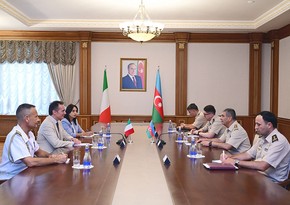 Defense Minister of Azerbaijan meets with Italian ambassador