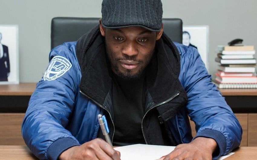 Sabail FC signs contract with Michael Essien