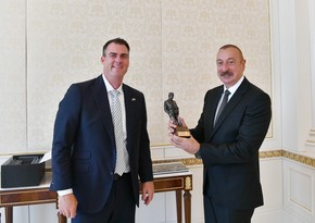President Ilham Aliyev receives Governor of US State of Oklahoma-UPDATED