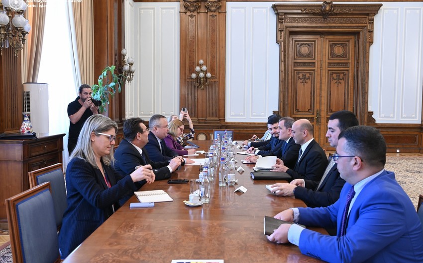Jeyhun Bayramov meets with  President of Senate of Romania