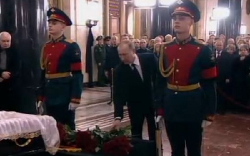 Убитый посол России в Турции похоронен на Химкинском кладбище Москвы - ВИДЕО