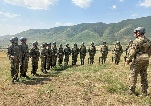 В Азербайджане на учебных сборах выполнены практические упражнения по стрельбе