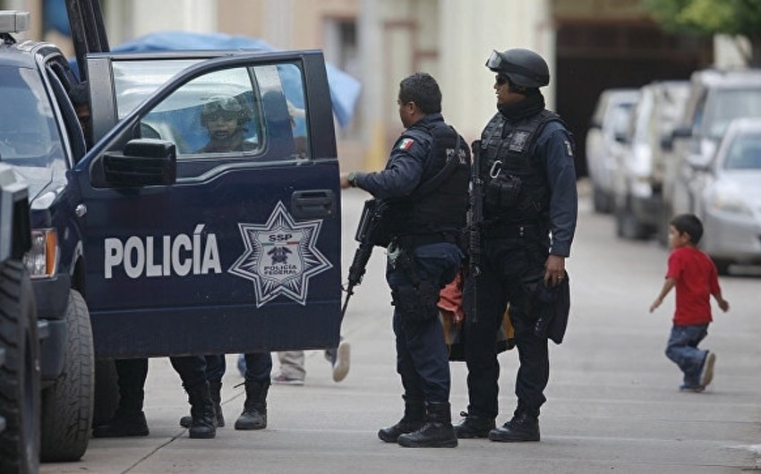 Meksikada quldurlar 8 polis əməkdaşını oğurlayıb