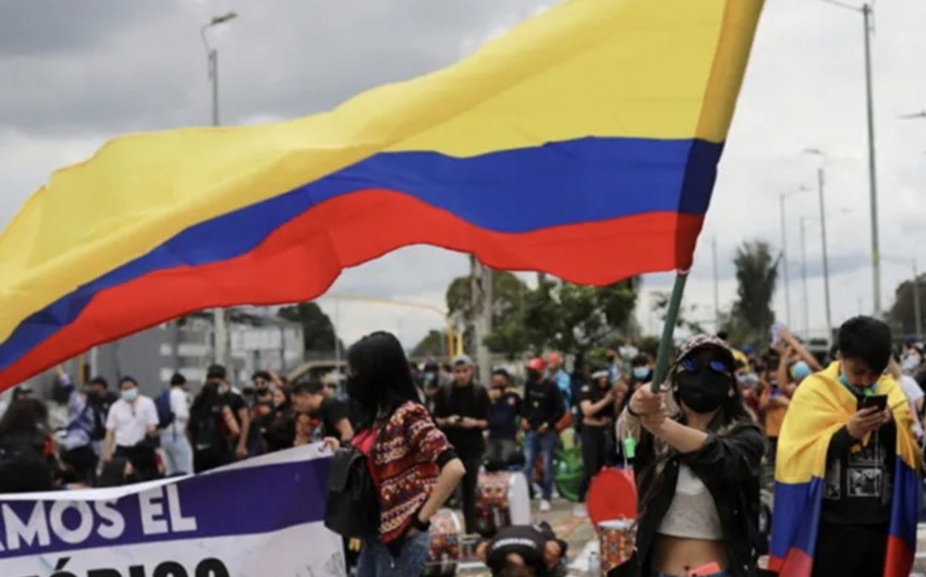 В результате беспорядков в Колумбии погибли не менее 10 человек