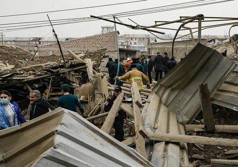 В Ереване в результате взрыва обрушены или частично повреждены 34 дома