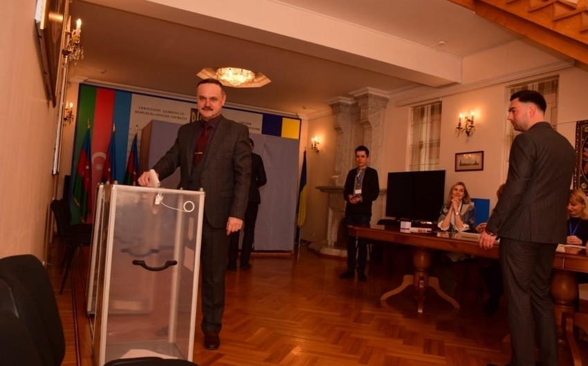 Определился лидер голосования на выборах президента Украины в Азербайджане