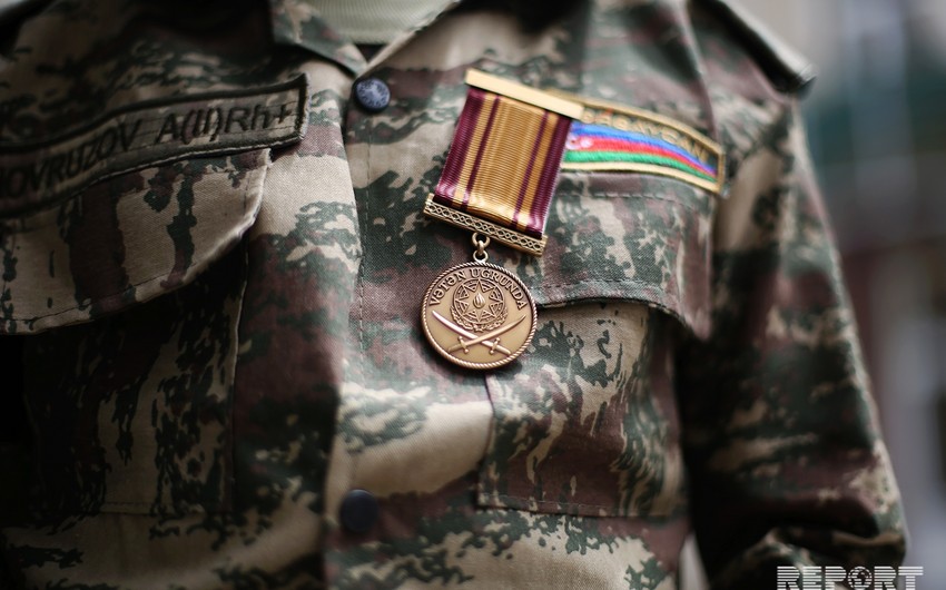 Медали павших в апрельских боях шехидами военнослужащих вручены членам их семей
