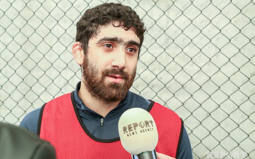 Азербайджанский борец-чемпион меняет весовую категорию