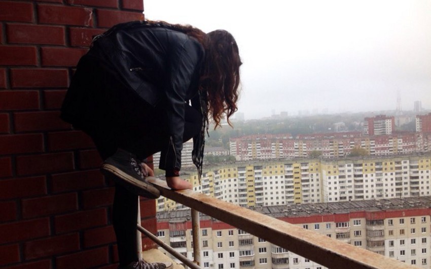 В Абшероне 15-летняя девушка бросилась с многоэтажного дома