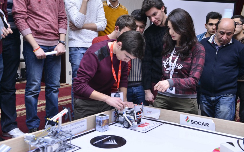 ​В Бакинской Высшей Школе Нефти прошли соревнования по роботехнике