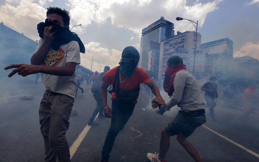 Venesuelada etiraz aksiyası zamanı azı 18 nəfər yaralanıb