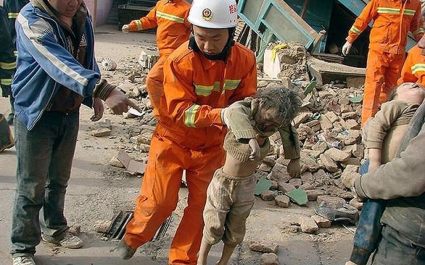 ​После землетрясения в Японии из-под завалов извлекли более 20 человек