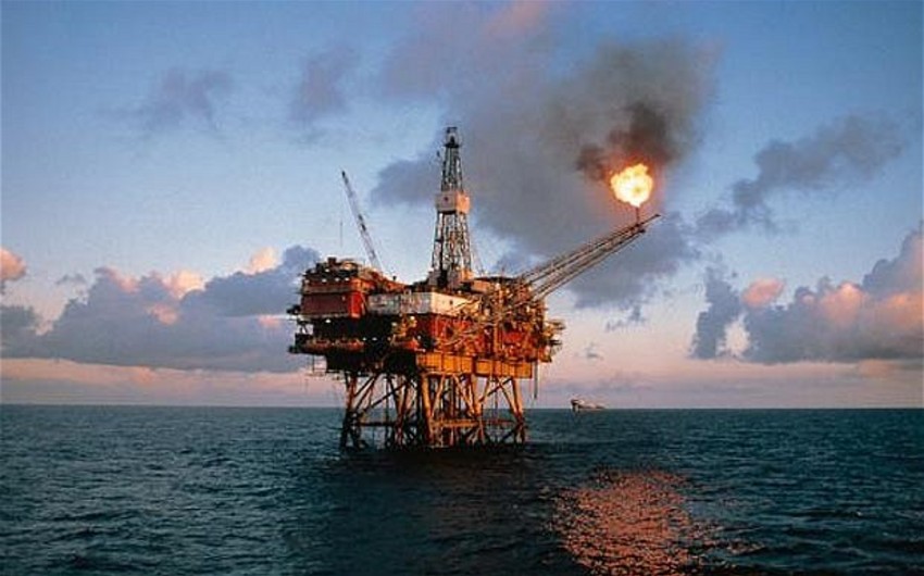Эксперты: Необходимо сократить число морских буровых установок в связи с падением цен на нефть