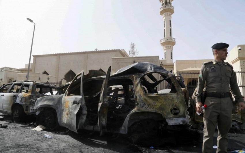 ​В результате взрыва в столице Саудовской Аравии ранены двое полицейских
