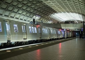 В столице США поезд  в метро сошел с рельсов - ВИДЕО