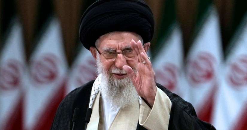 İranın dini lideri ölkənin yeni prezidenti ilə ilk görüşünü keçirib