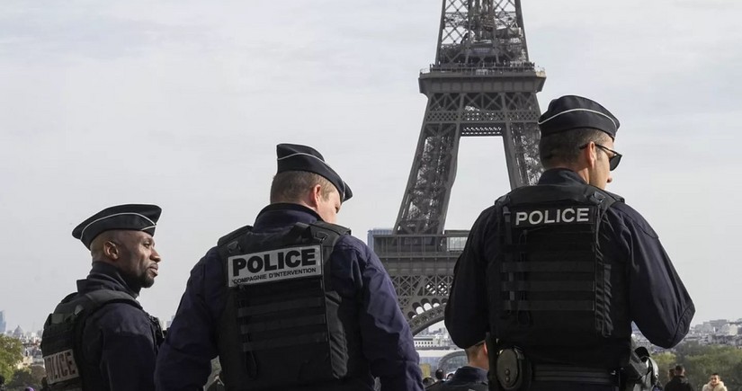 В пригороде Парижа при взрыве гранаты ранены двое прохожих