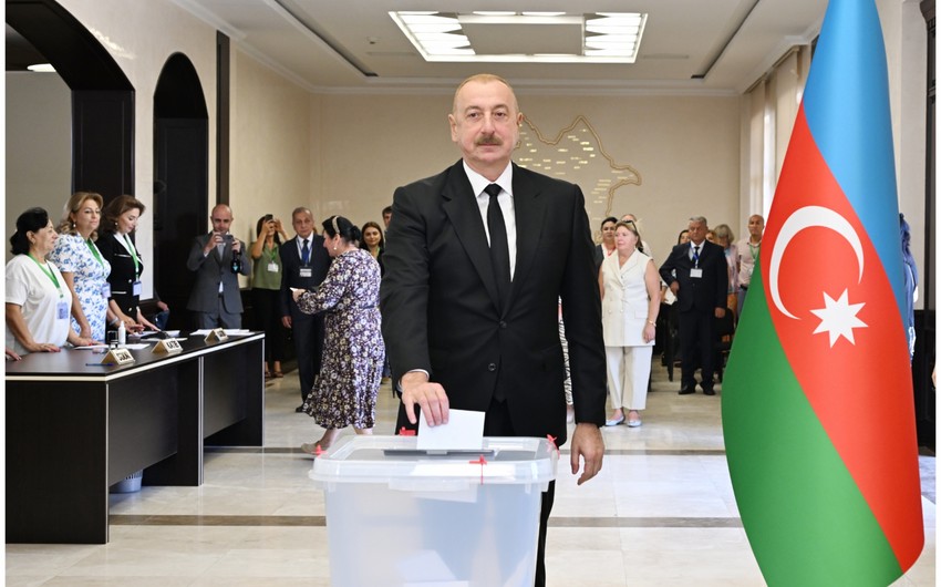 President Ilham Aliyev, First Lady Mehriban Aliyeva and their daughter Leyla Aliyeva cast their votes