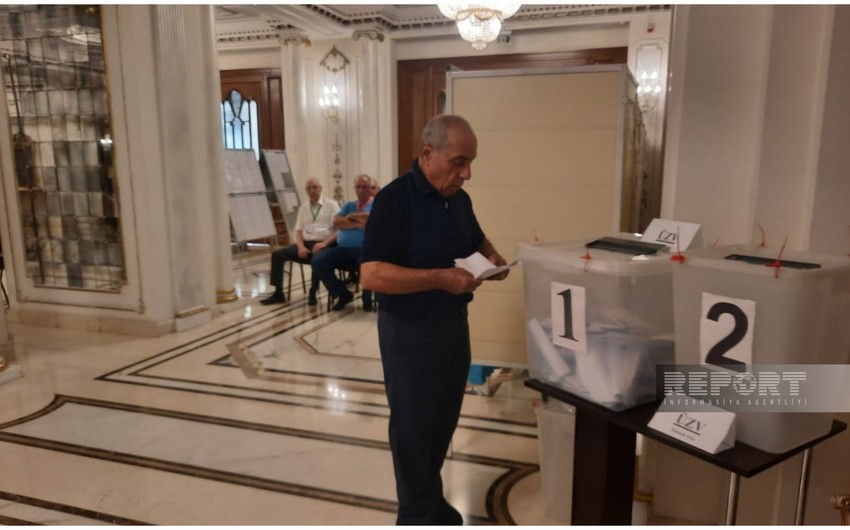 First deputy PM exercises his right to vote