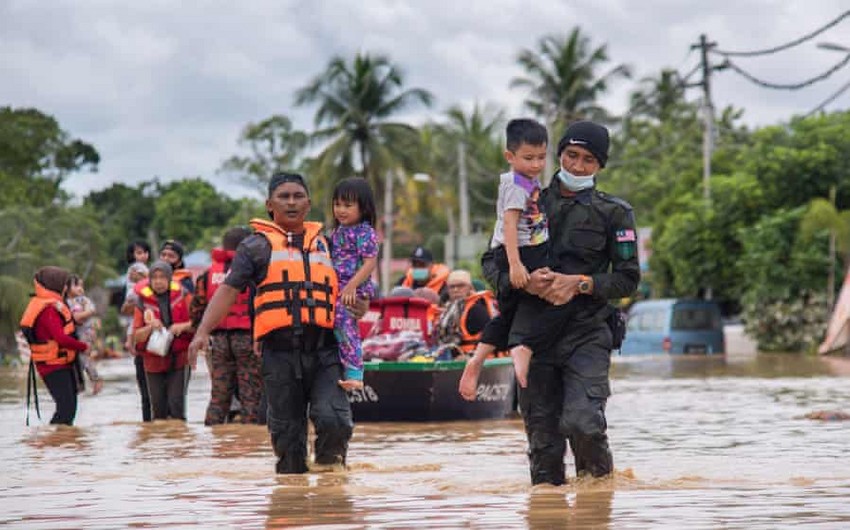 Не менее 10 человек пропали без вести из-за наводнений в Малайзии