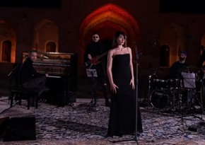 İranda hicabsız konsert verən müğənniyə qarşı cinayət işi açılıb