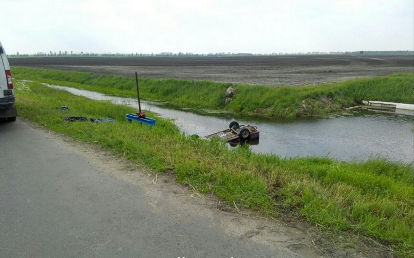 В Барде автомобиль упал в канал Верхний Карабах