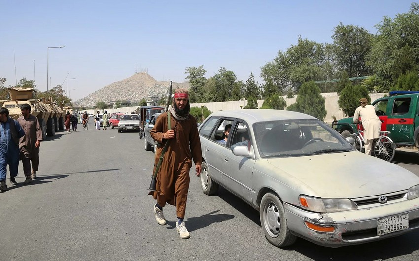 Pakistan opens checkpoint on border with Afghanistan